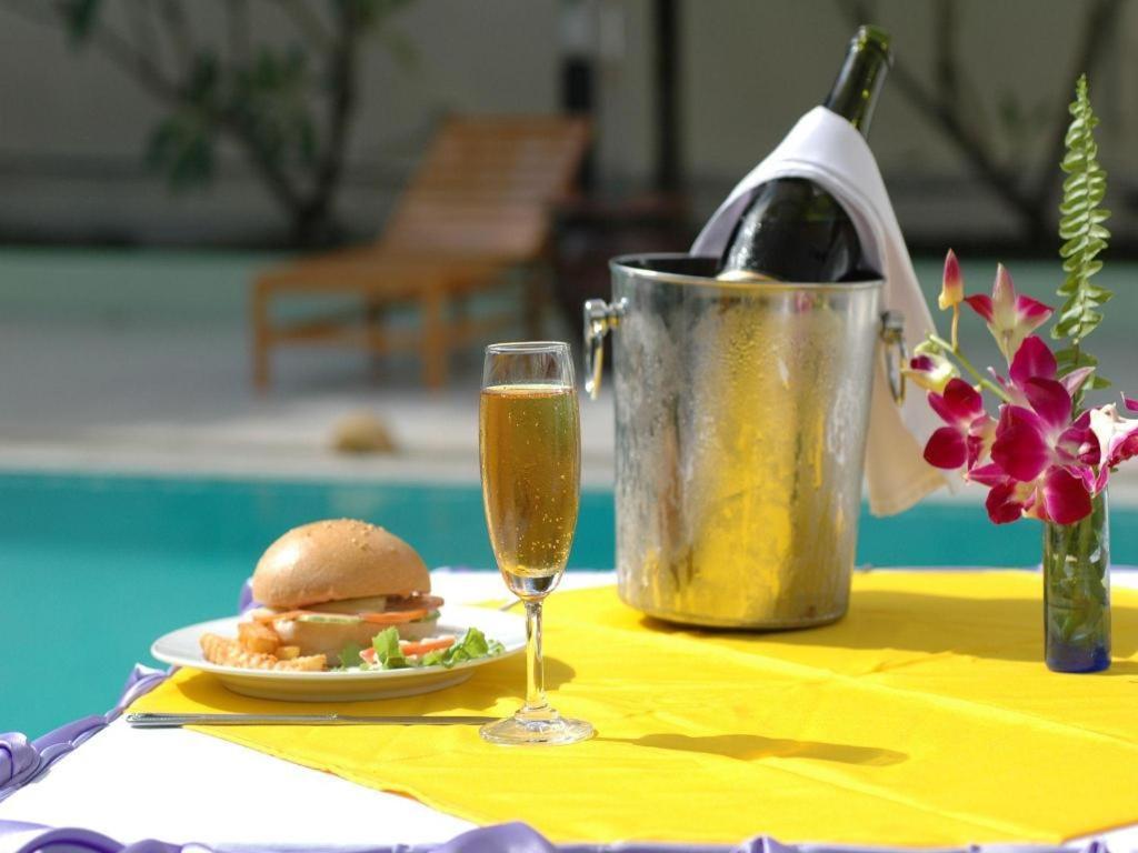 Yuzana Garden Hotel Yangon Bagian luar foto