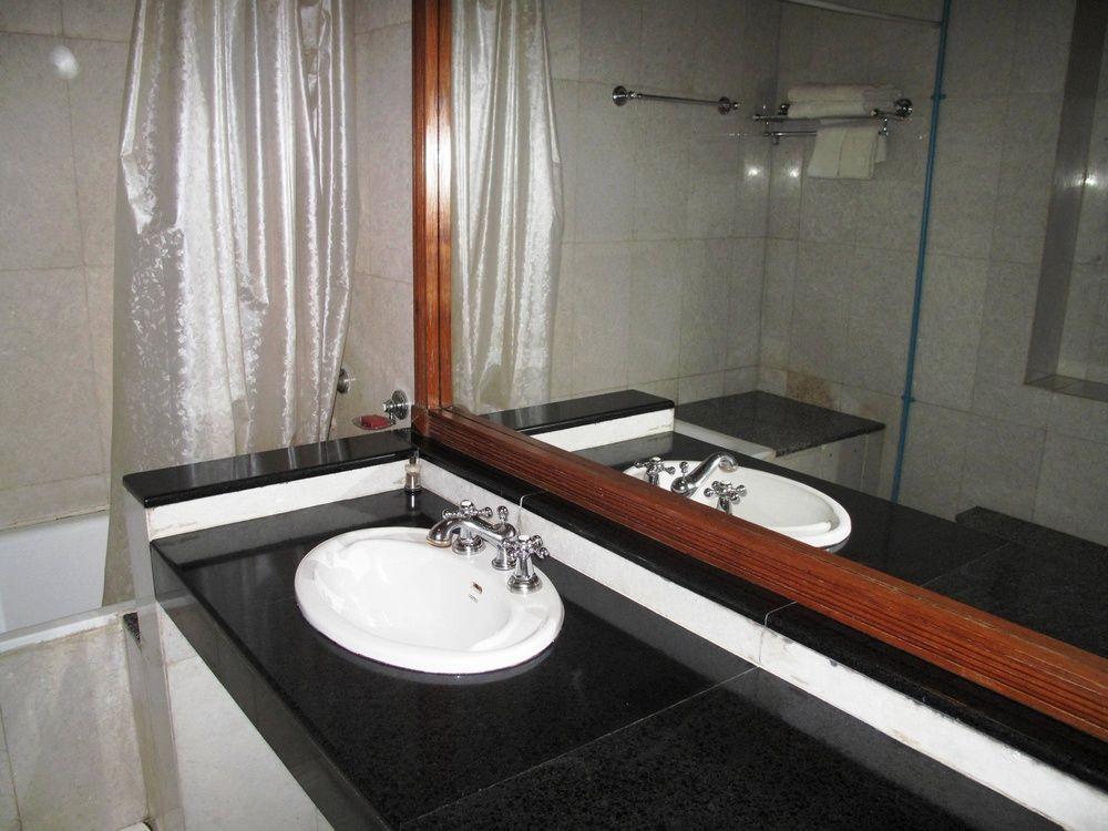Yuzana Garden Hotel Yangon Bagian luar foto